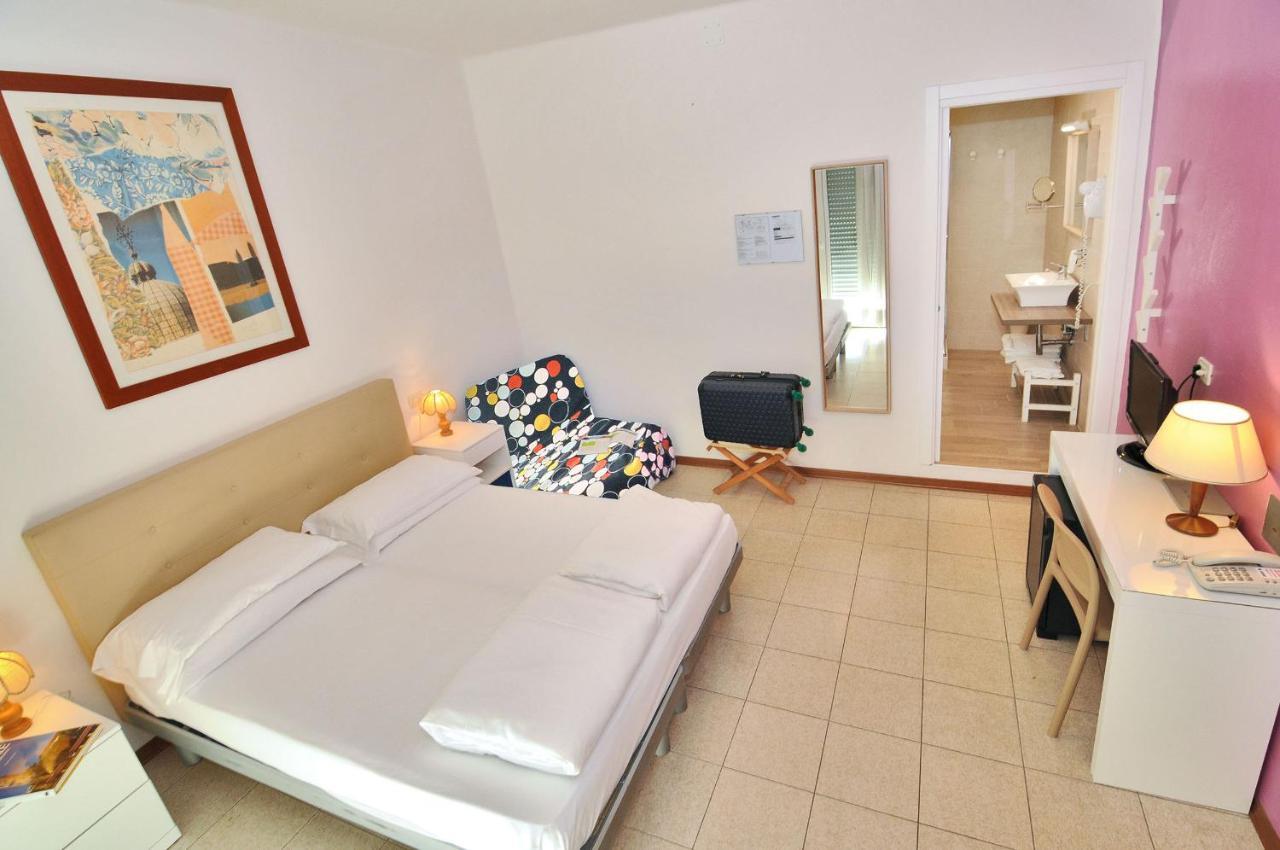 Hotel Nederland Caorle Exterior photo
