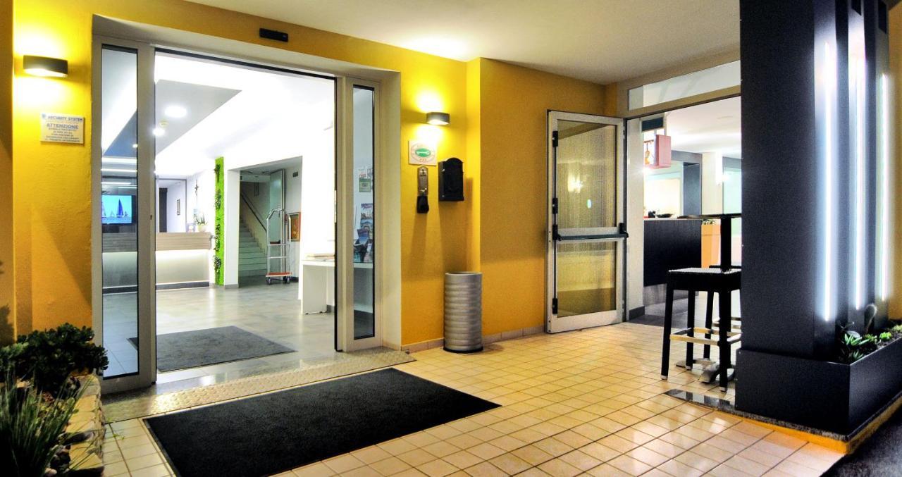 Hotel Nederland Caorle Exterior photo