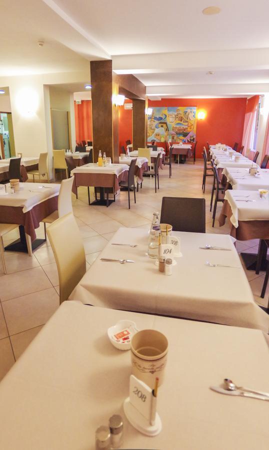 Hotel Nederland Caorle Exterior photo