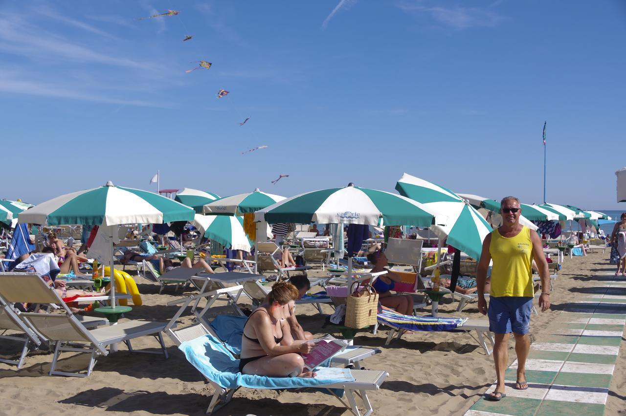 Hotel Nederland Caorle Exterior photo