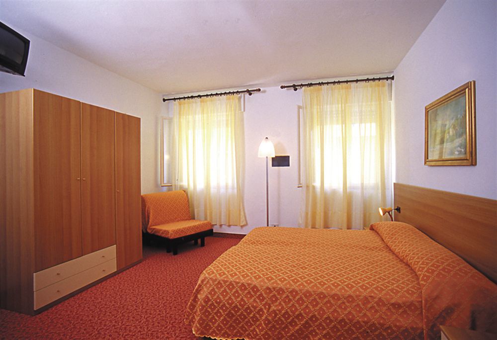 Hotel Nederland Caorle Exterior photo
