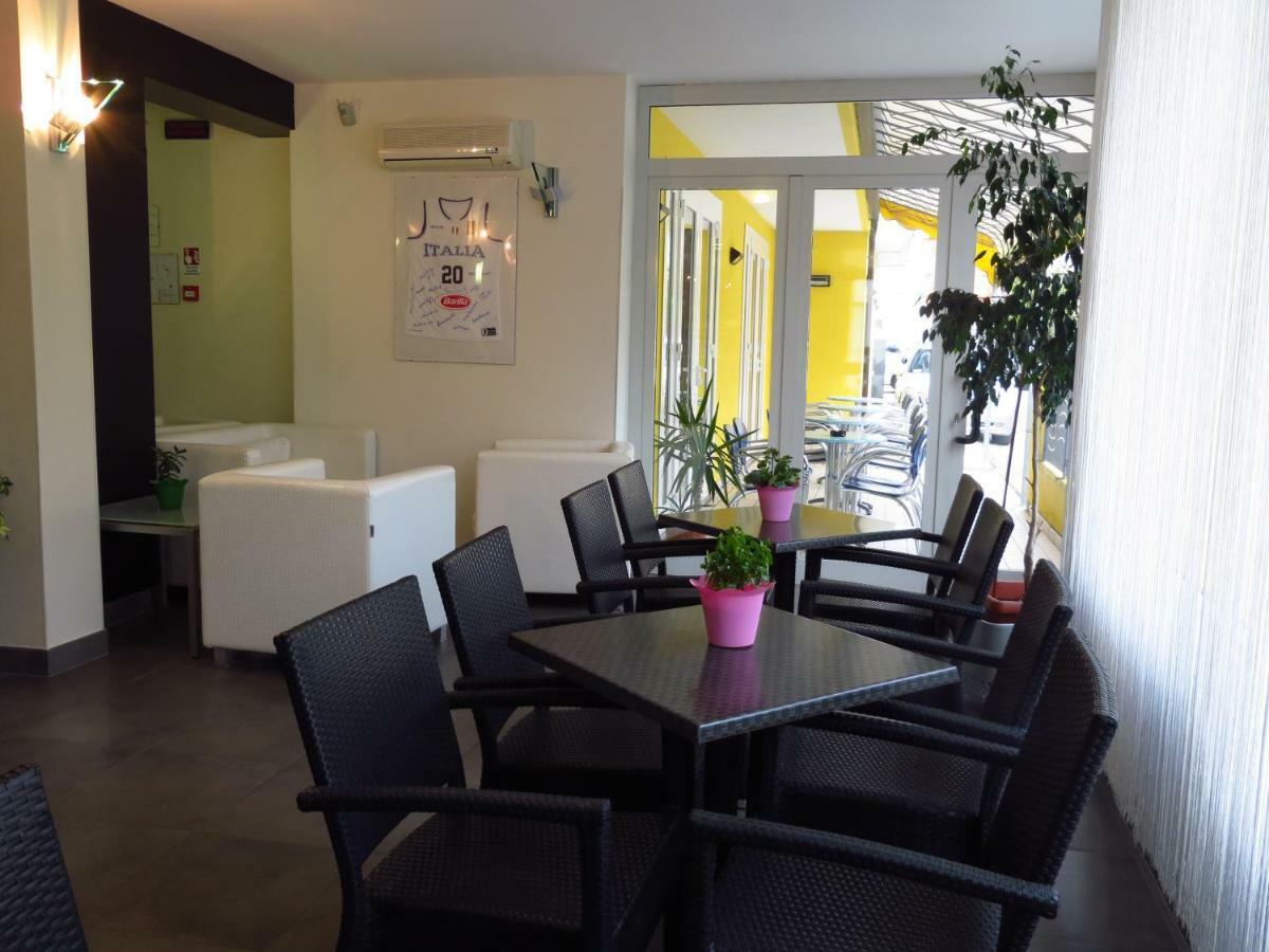 Hotel Nederland Caorle Exterior photo