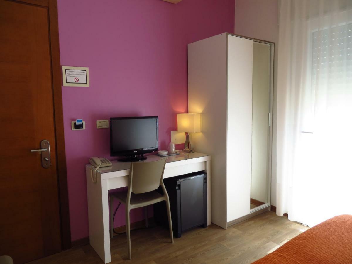 Hotel Nederland Caorle Exterior photo